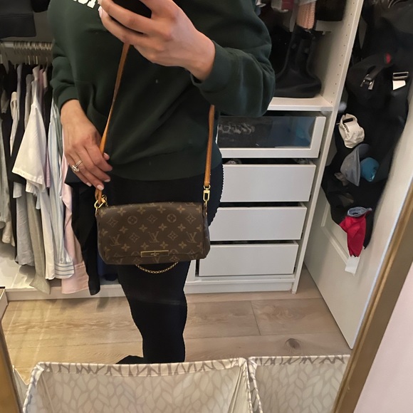 Louis Vuitton Favorite Monogram Pm bag - Picture 9 of 16
